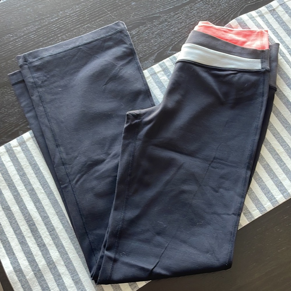 Lululemon Size 8 flare yoga pants.